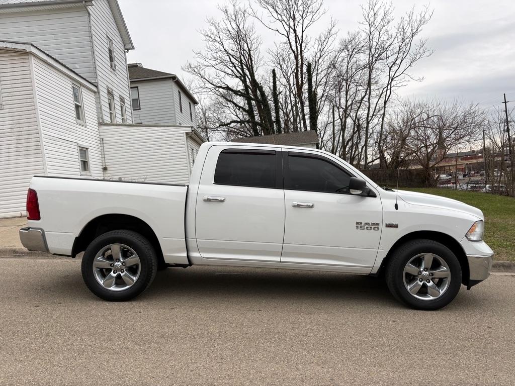 RAM 1500 SLT Crew Cab SWB 4WD 2016