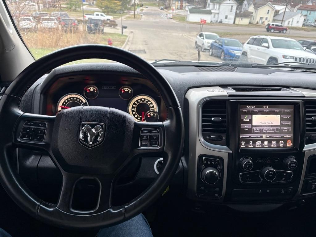 RAM 1500 SLT Crew Cab SWB 4WD 2016