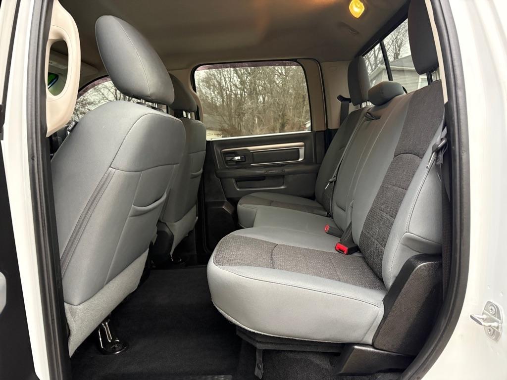 RAM 1500 SLT Crew Cab SWB 4WD 2016