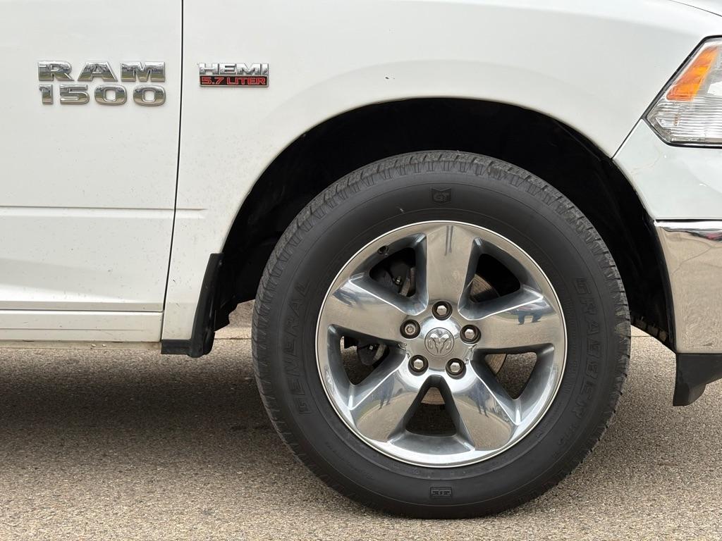 RAM 1500 SLT Crew Cab SWB 4WD 2016