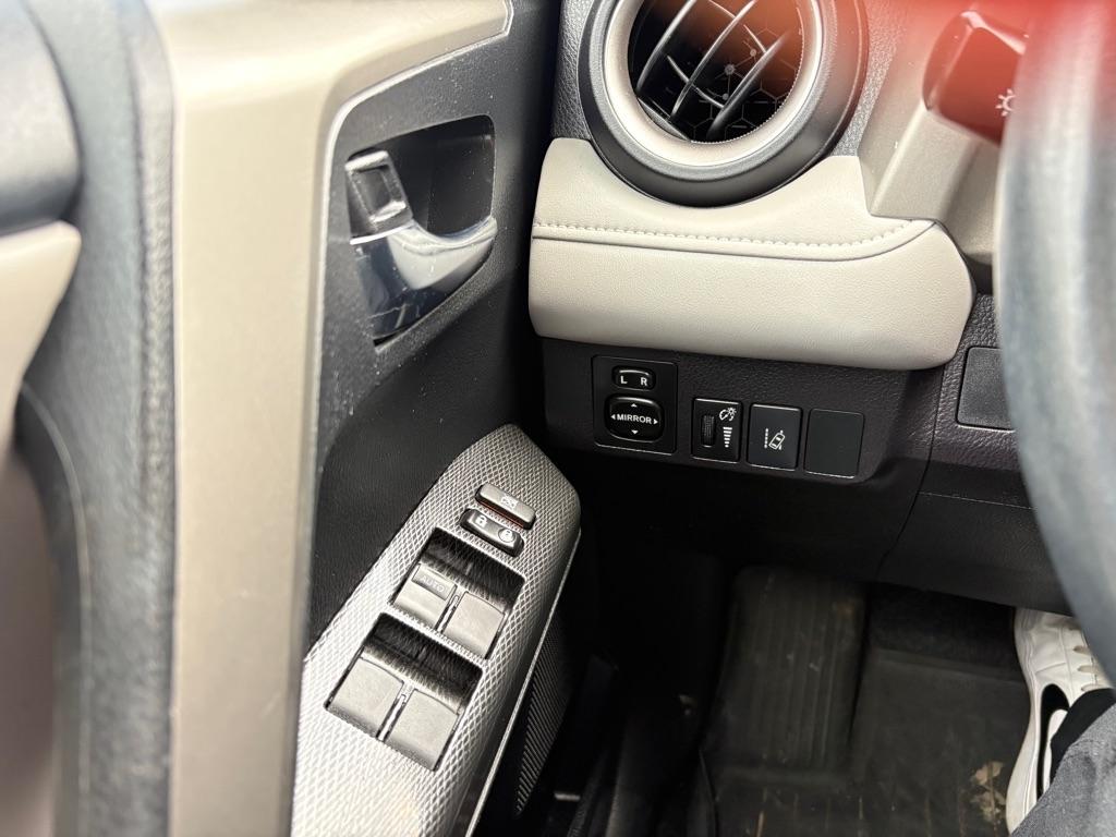 Toyota RAV4 XLE FWD 2018