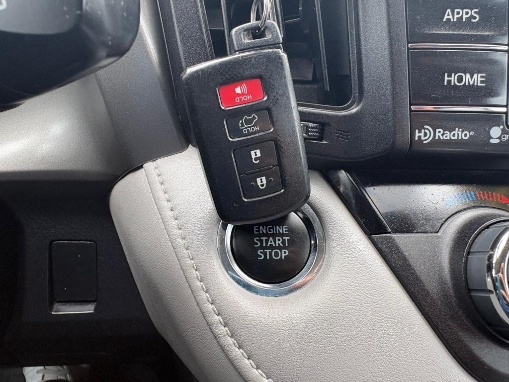 Toyota RAV4 XLE FWD 2018