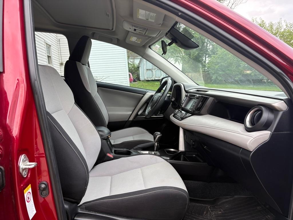 Toyota RAV4 XLE FWD 2018