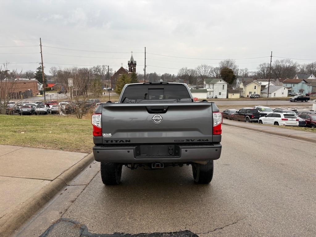 Nissan Titan SV Crew Cab 4WD 2018