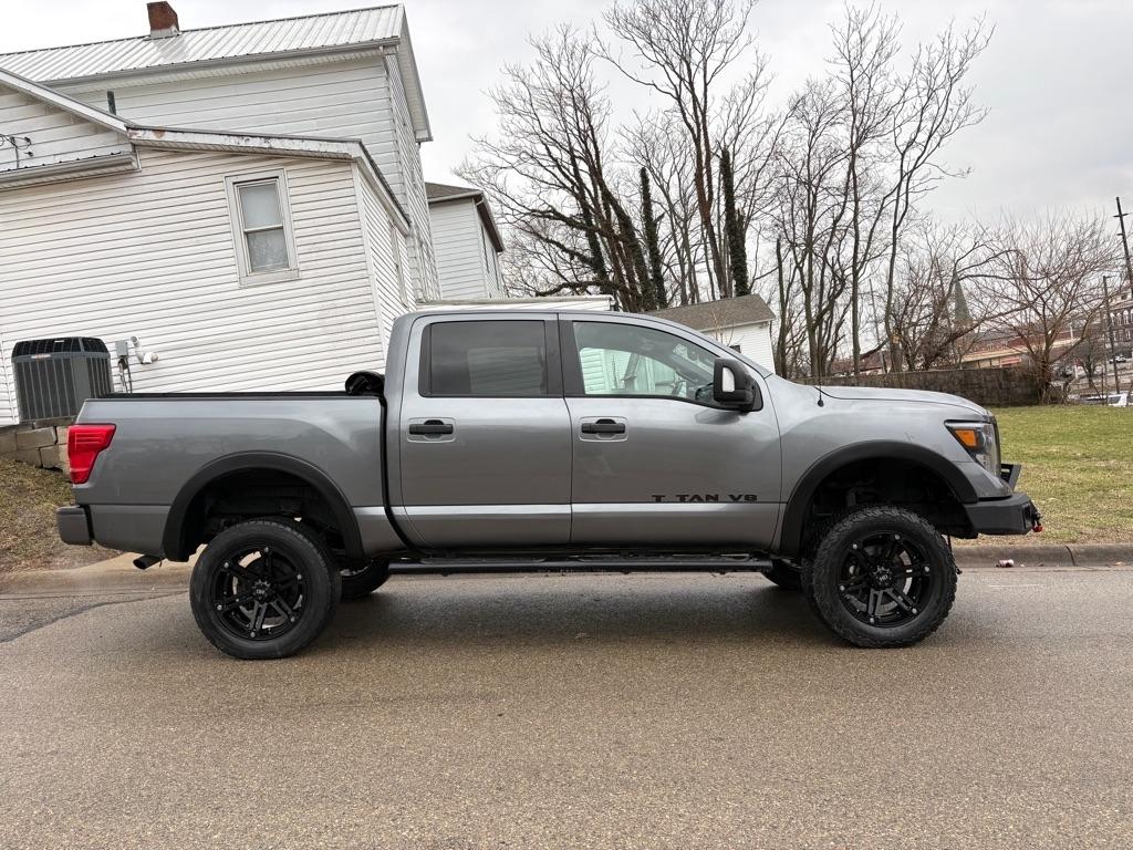 Nissan Titan SV Crew Cab 4WD 2018