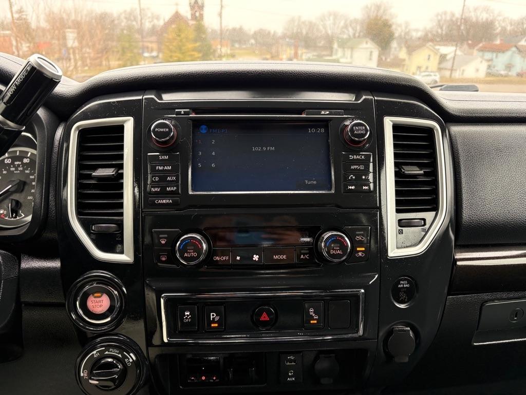 Nissan Titan SV Crew Cab 4WD 2018