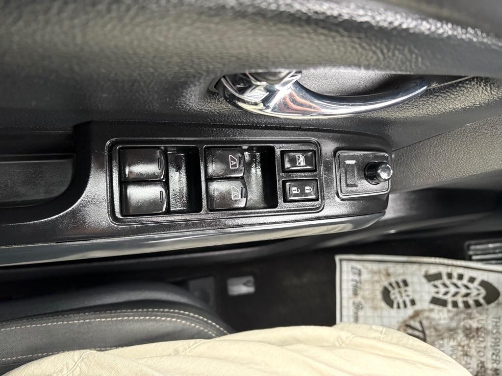 Nissan Titan SV Crew Cab 4WD 2018