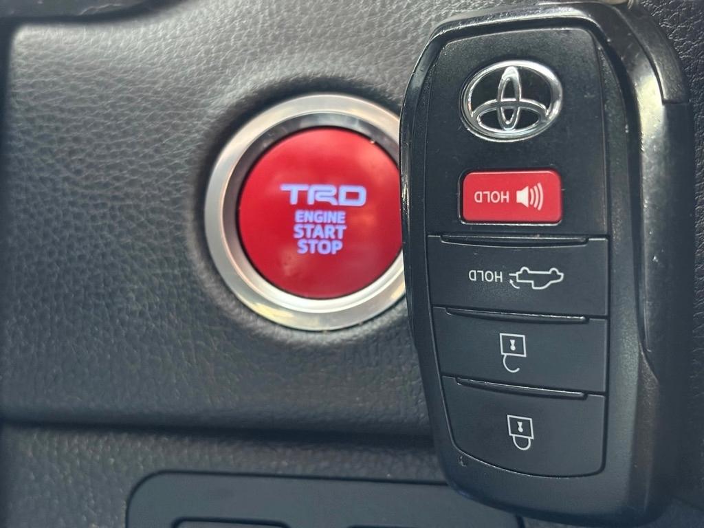 Toyota Tundra SR5 CrewMax 4WD 2022