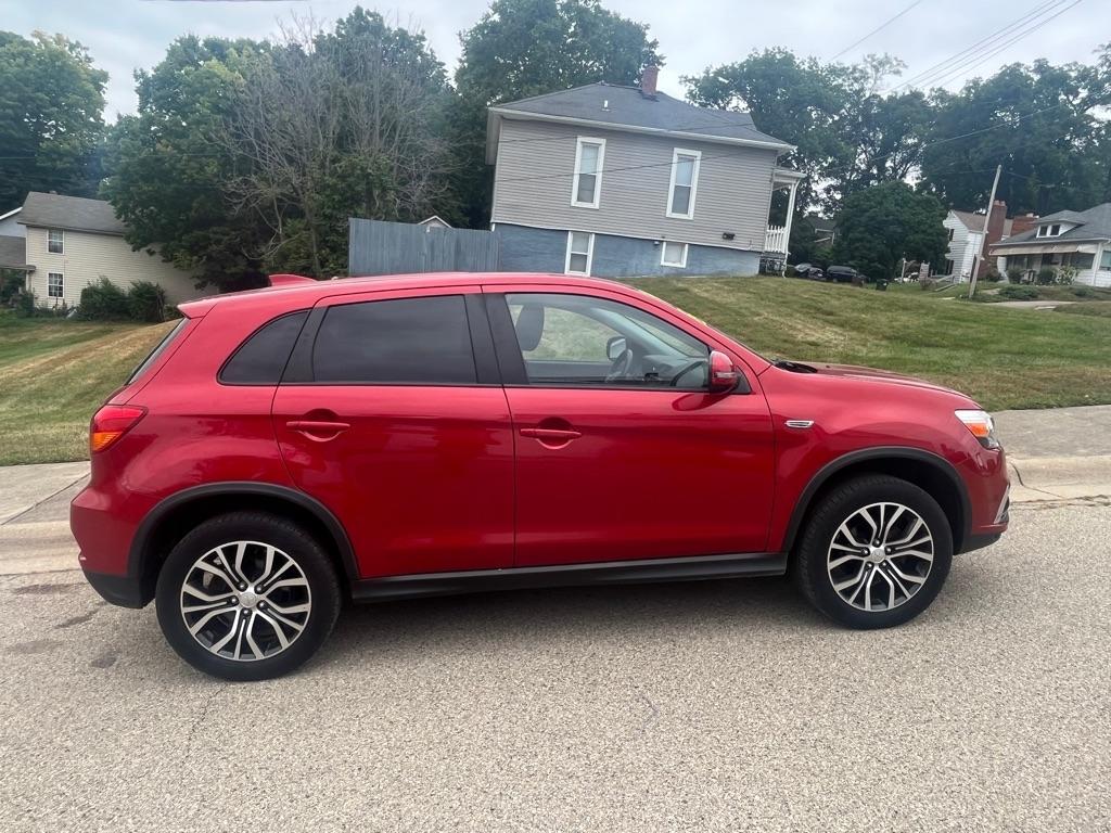 Mitsubishi Outlander Sport 2.0 ES 5M 2018