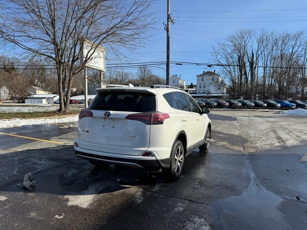 Toyota RAV4 XLE AWD 2017