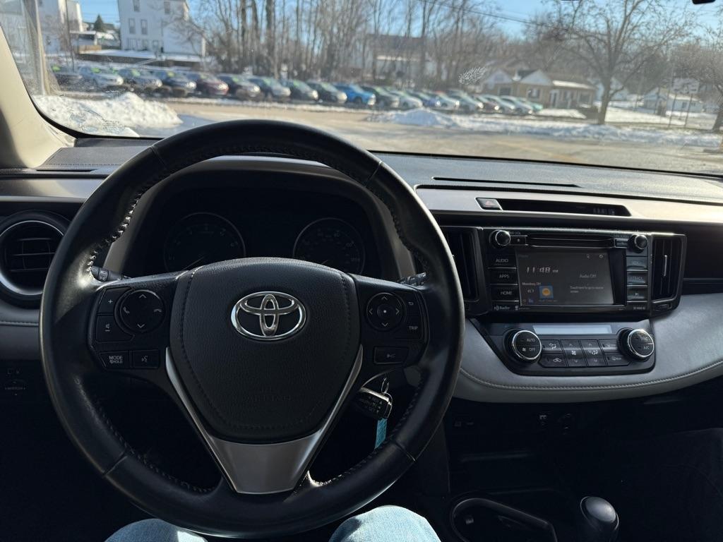 Toyota RAV4 XLE AWD 2017