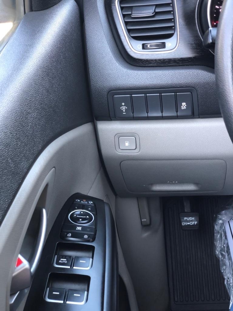 Kia Sedona LX 2015
