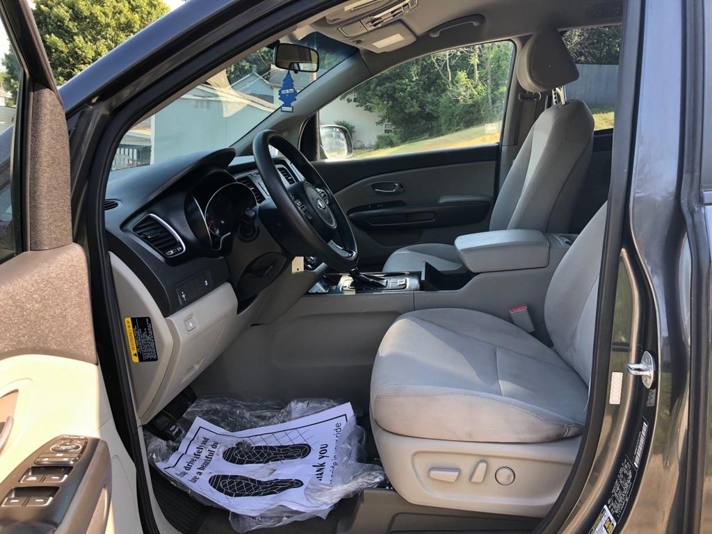 Kia Sedona LX 2015