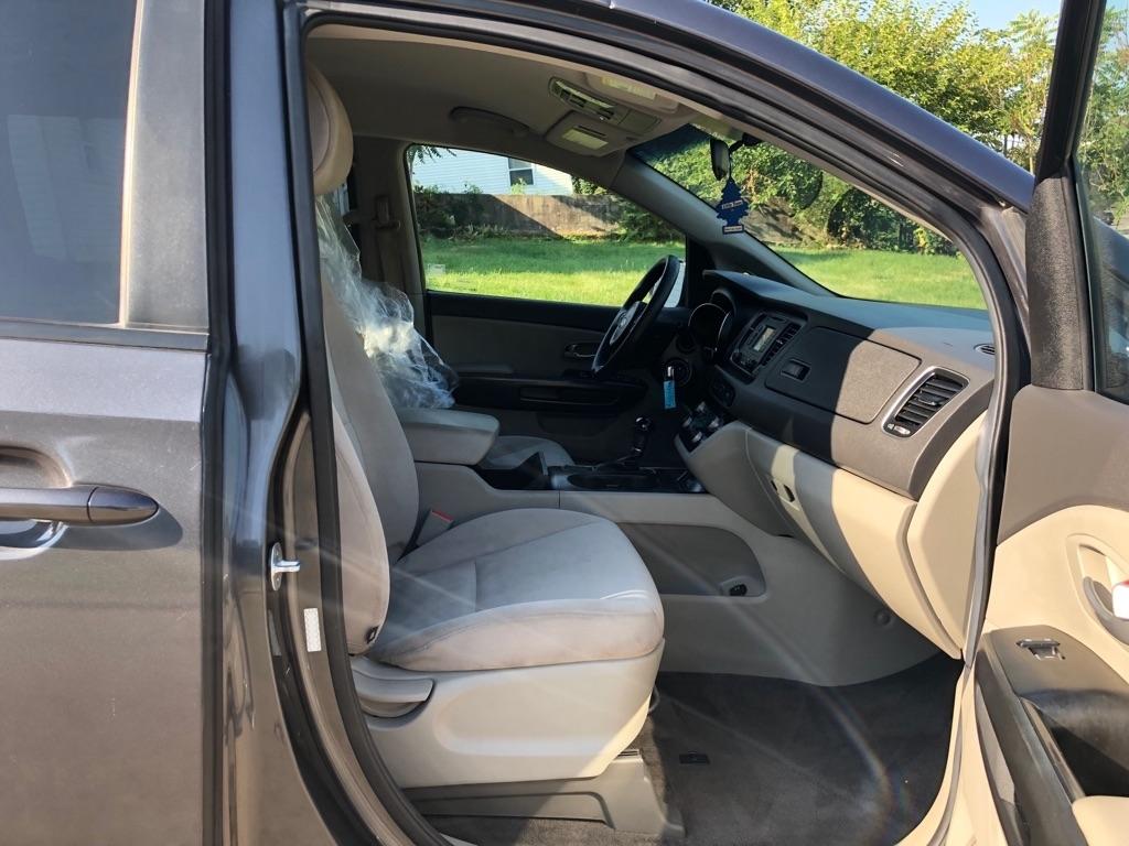 Kia Sedona LX 2015