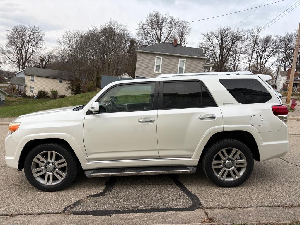 Toyota 4Runner SR5 4WD 2011