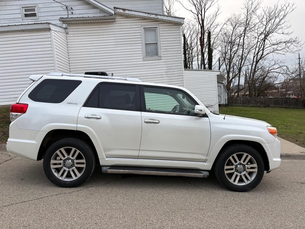 Toyota 4Runner SR5 4WD 2011