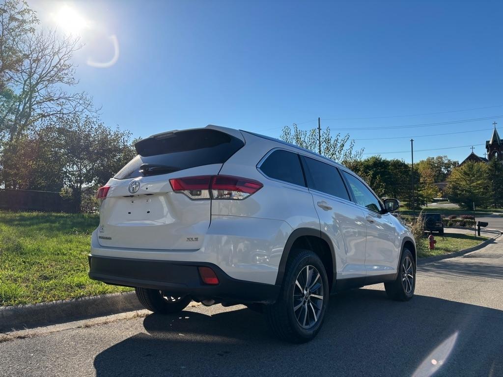 Toyota Highlander SE FWD V6 2019