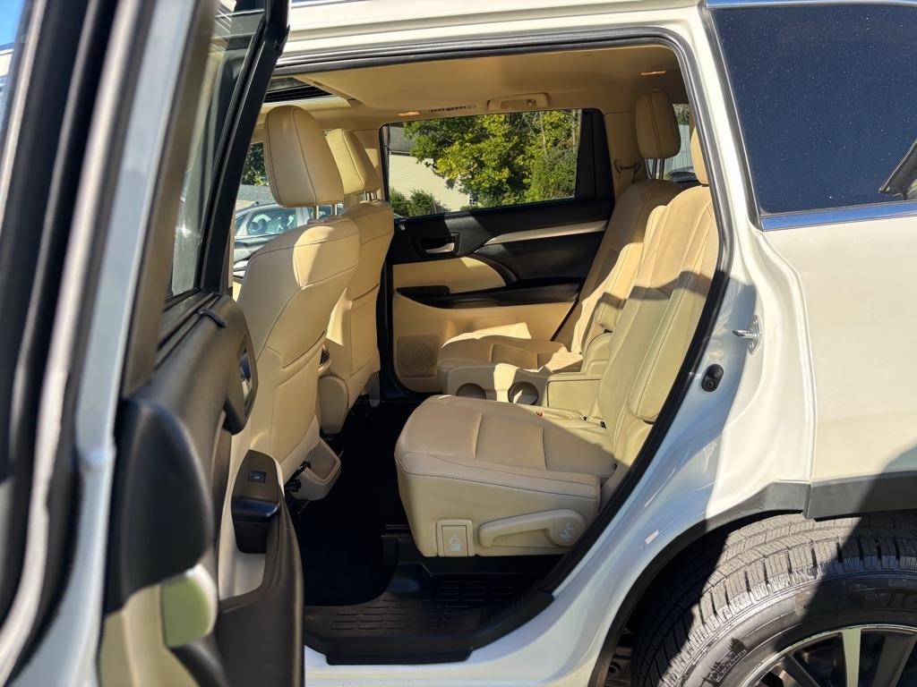 Toyota Highlander SE FWD V6 2019