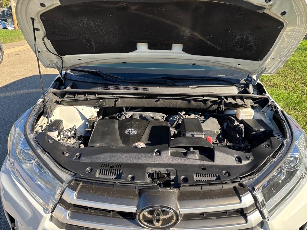 Toyota Highlander SE FWD V6 2019