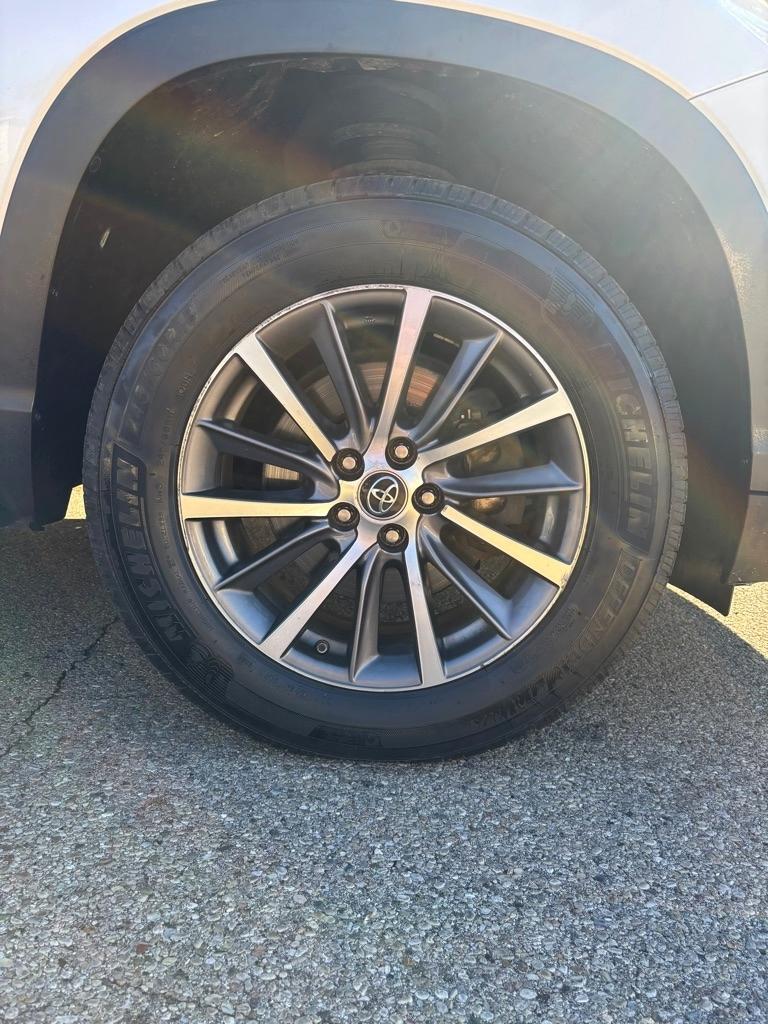 Toyota Highlander SE FWD V6 2019