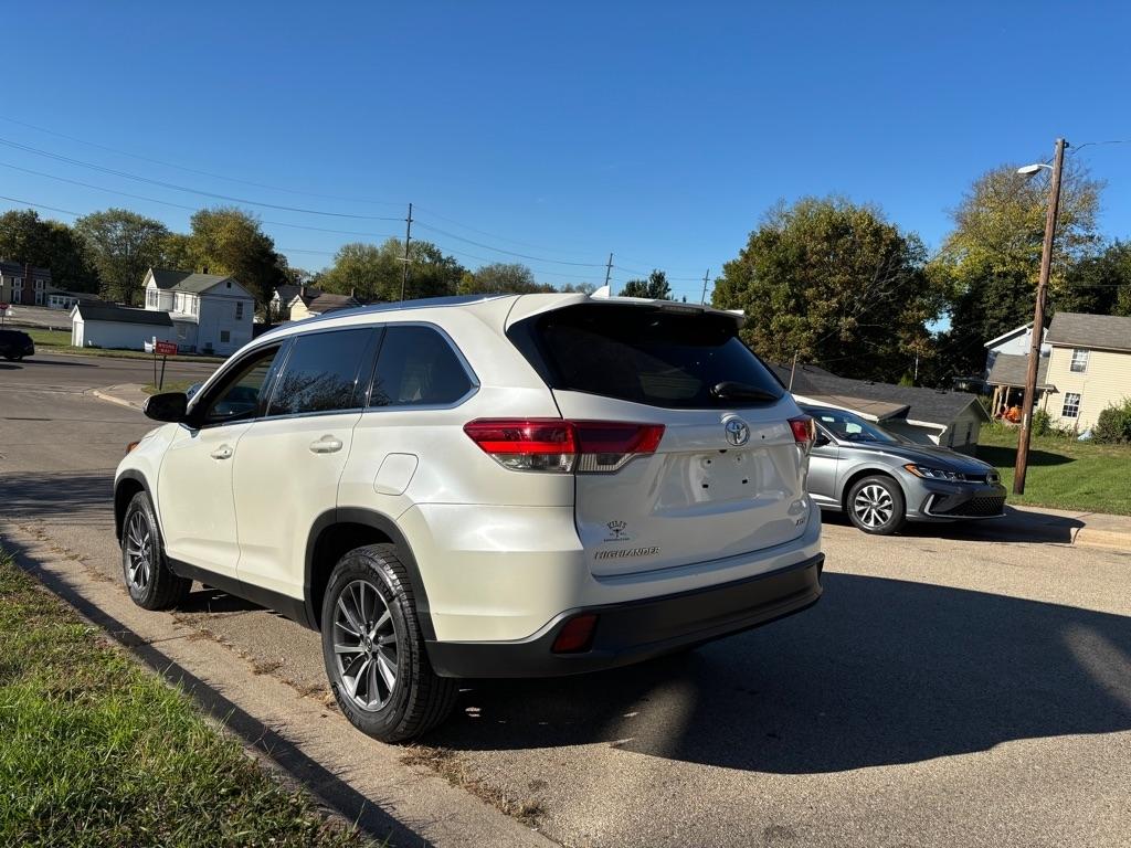 Toyota Highlander SE FWD V6 2019