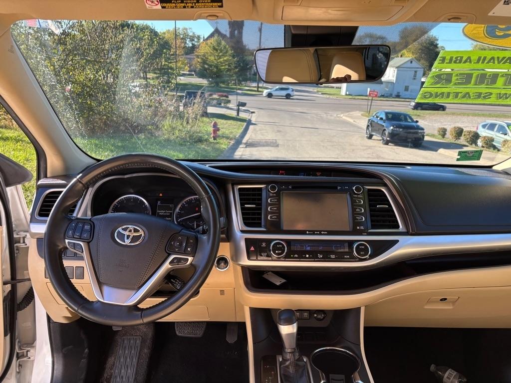 Toyota Highlander SE FWD V6 2019
