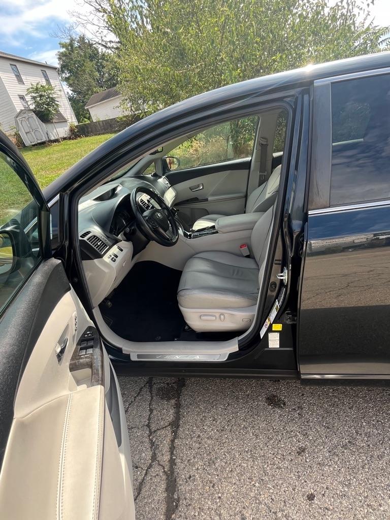 Toyota Venza LE I4 AWD 2014