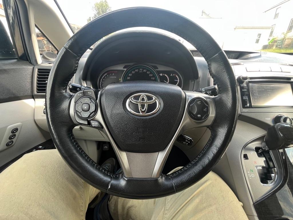 Toyota Venza LE I4 AWD 2014