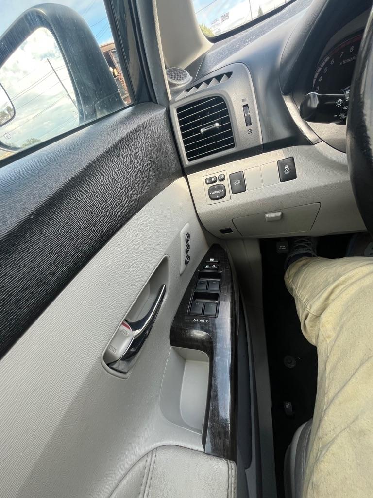Toyota Venza LE I4 AWD 2014