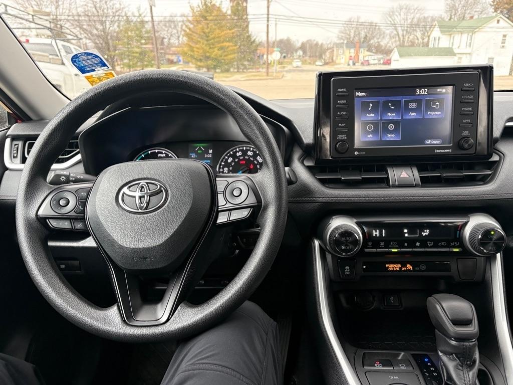 Toyota RAV4 Hybrid LE 2021