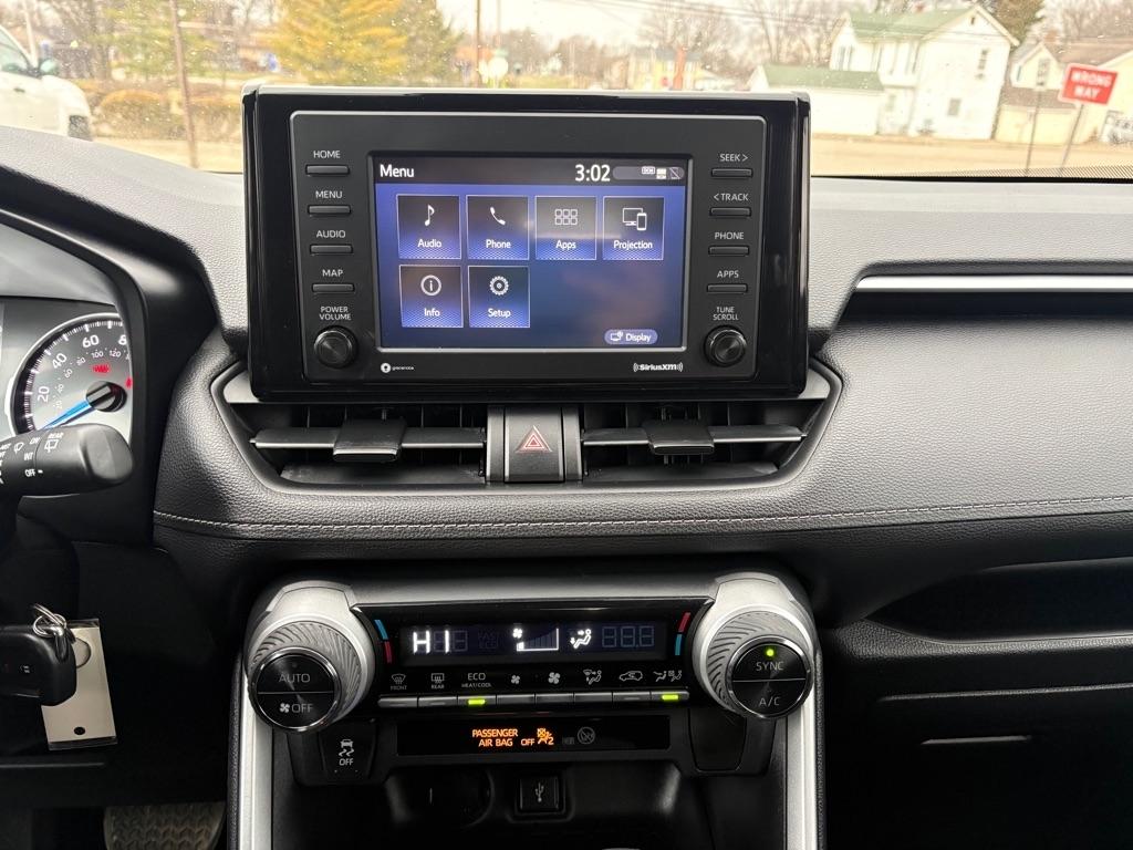 Toyota RAV4 Hybrid LE 2021