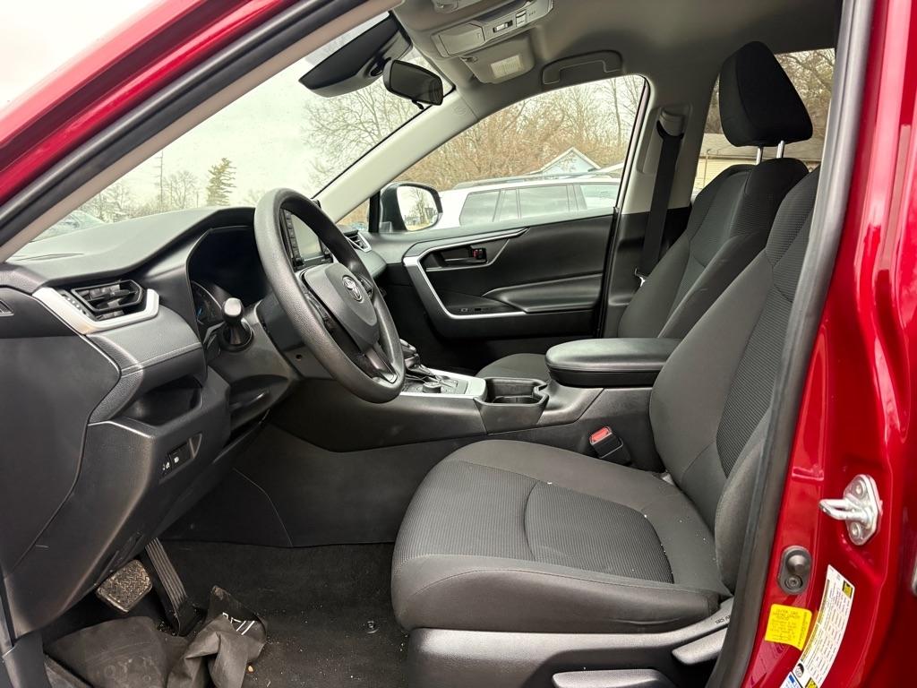 Toyota RAV4 Hybrid LE 2021