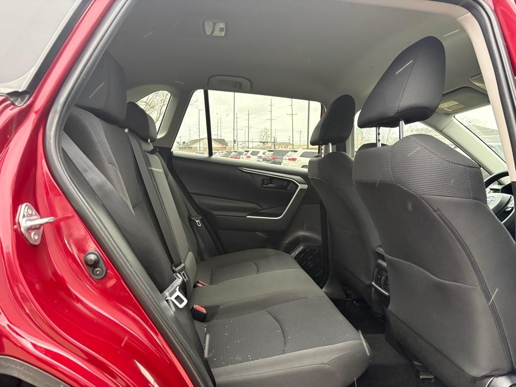 Toyota RAV4 Hybrid LE 2021