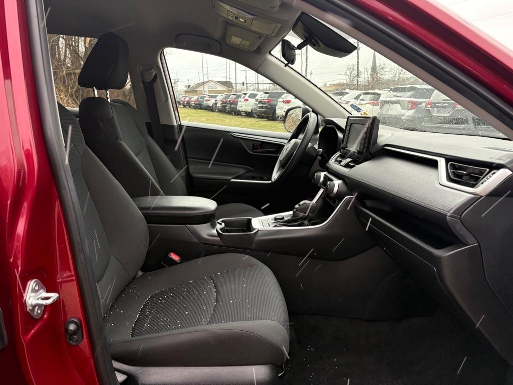 Toyota RAV4 Hybrid LE 2021