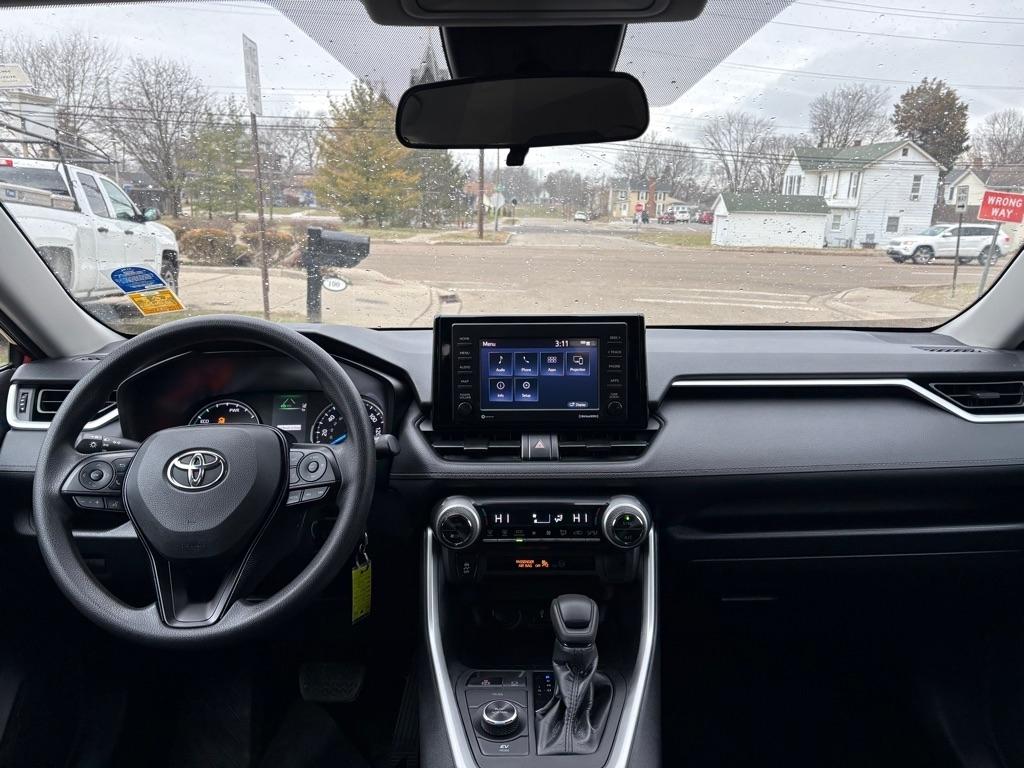 Toyota RAV4 Hybrid LE 2021