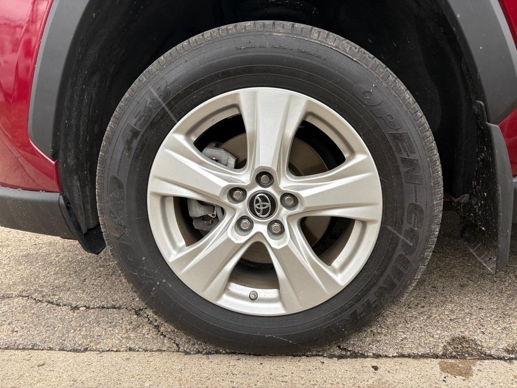 Toyota RAV4 Hybrid LE 2021