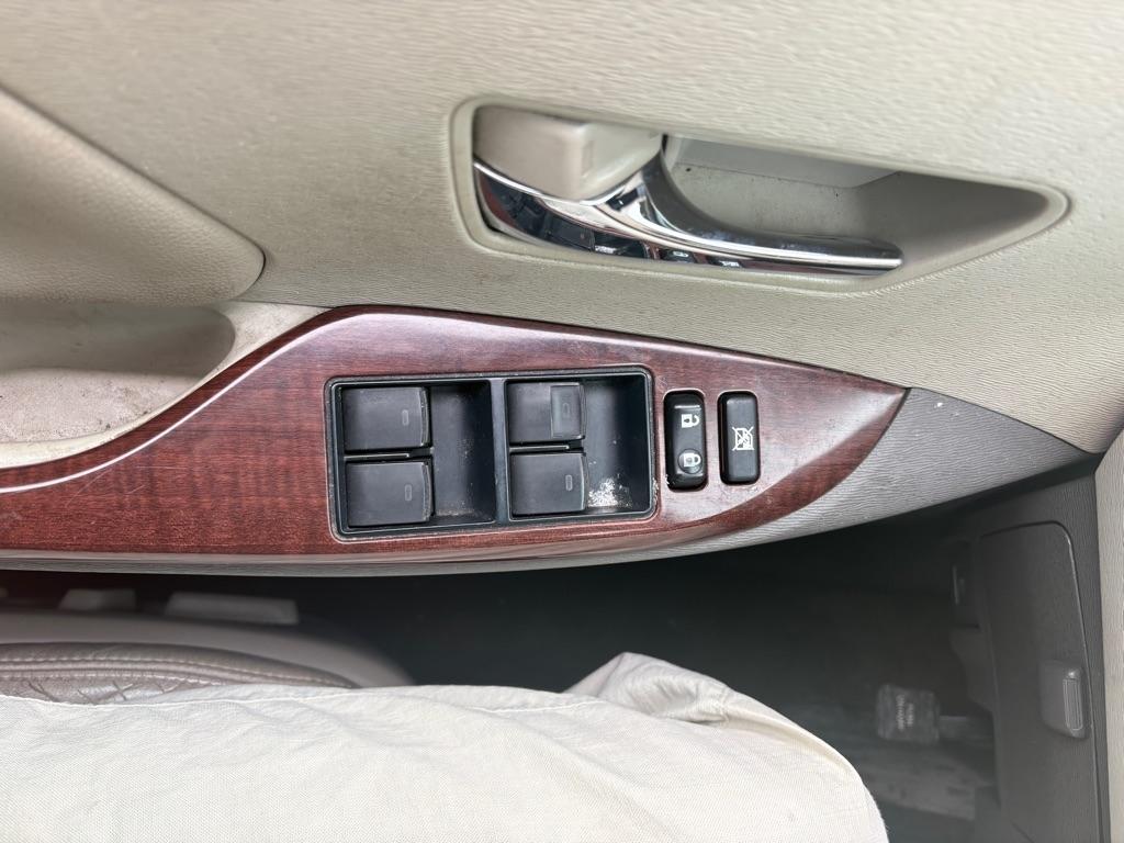 Toyota Sienna XLE 8-Pass V6 2011