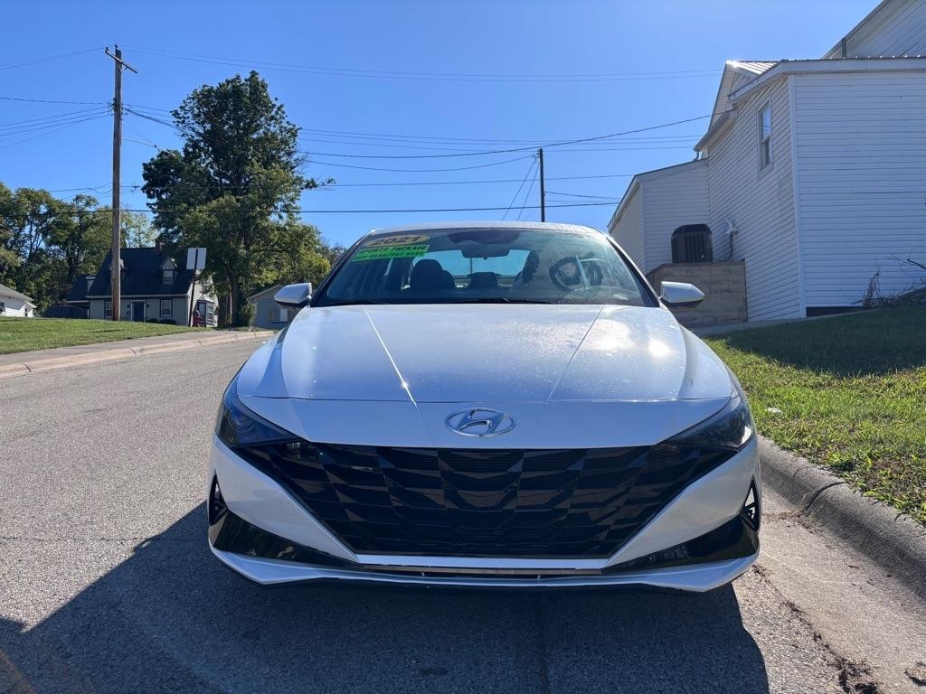 Hyundai Elantra SE 2021
