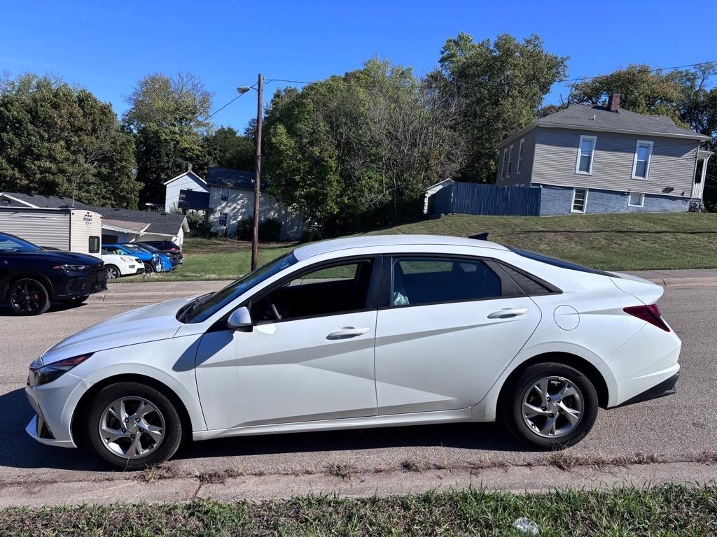 Hyundai Elantra SE 2021
