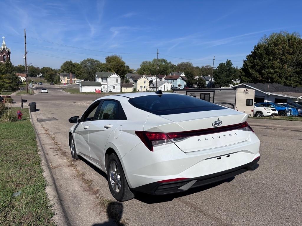Hyundai Elantra SE 2021