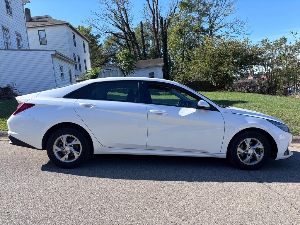 Hyundai Elantra SE 2021