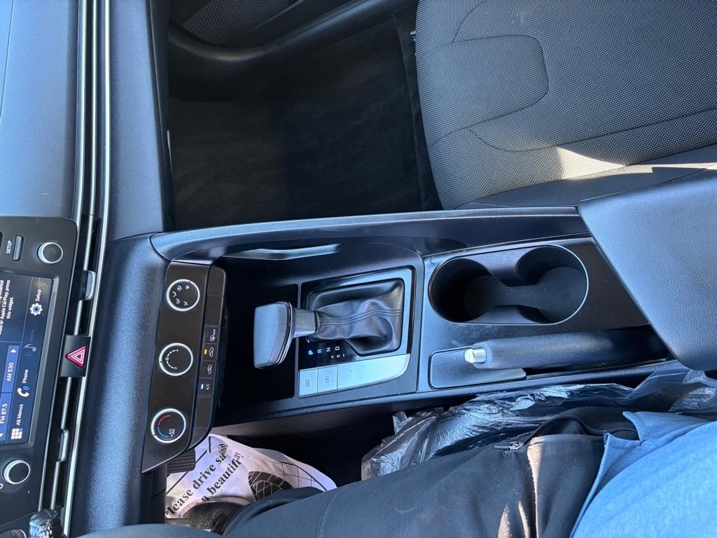 Hyundai Elantra SE 2021