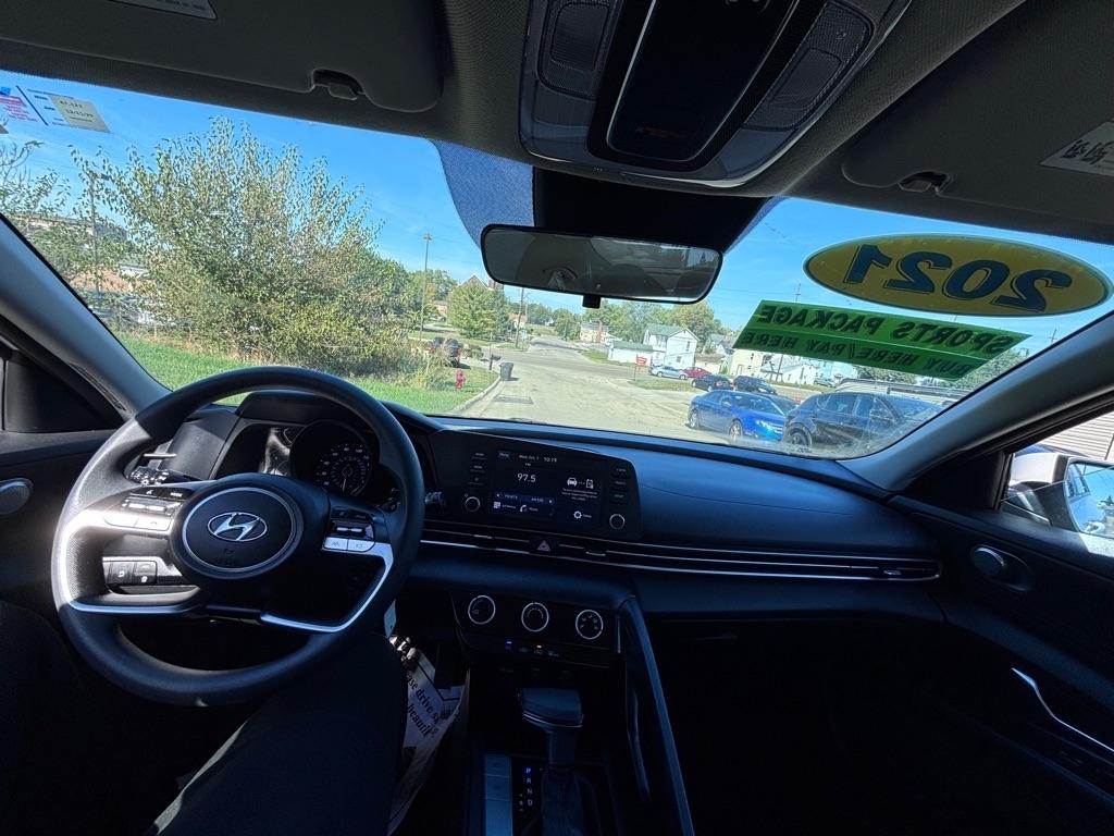 Hyundai Elantra SE 2021