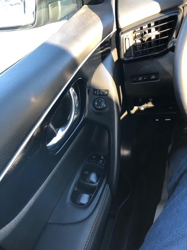 Nissan Rogue Sport S 2018