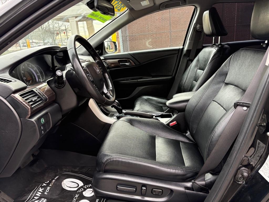 Honda Accord EX-L Sedan V6 CVT w/ Honda Sensing 6-Spd AT 2017