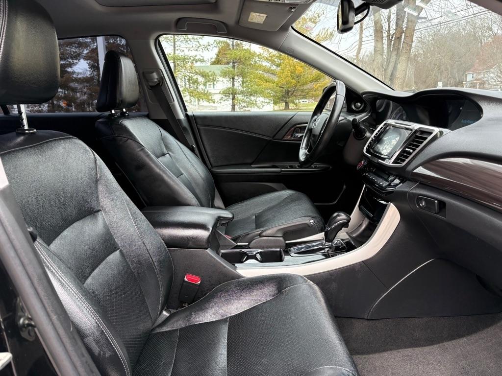 Honda Accord EX-L Sedan V6 CVT w/ Honda Sensing 6-Spd AT 2017