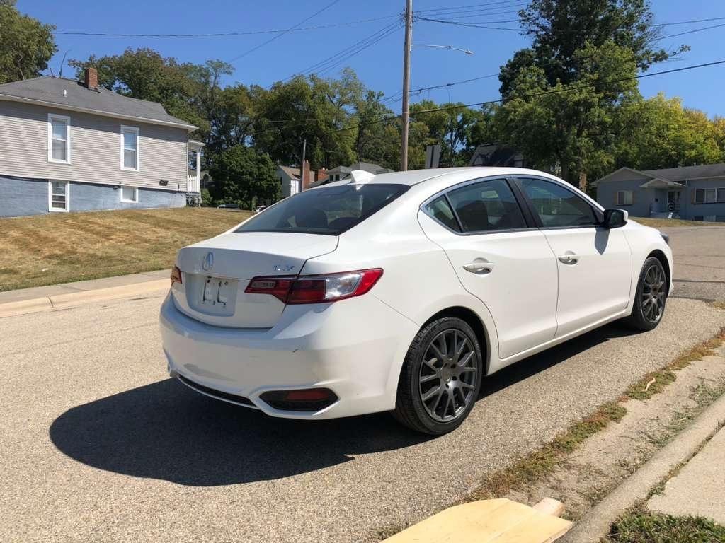 Acura ILX 8-Spd AT w/ Premium Package 2017