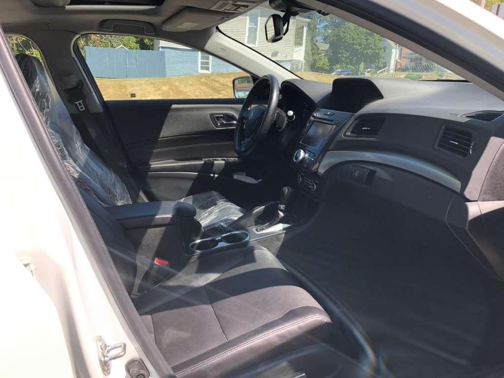 Acura ILX 8-Spd AT w/ Premium Package 2017