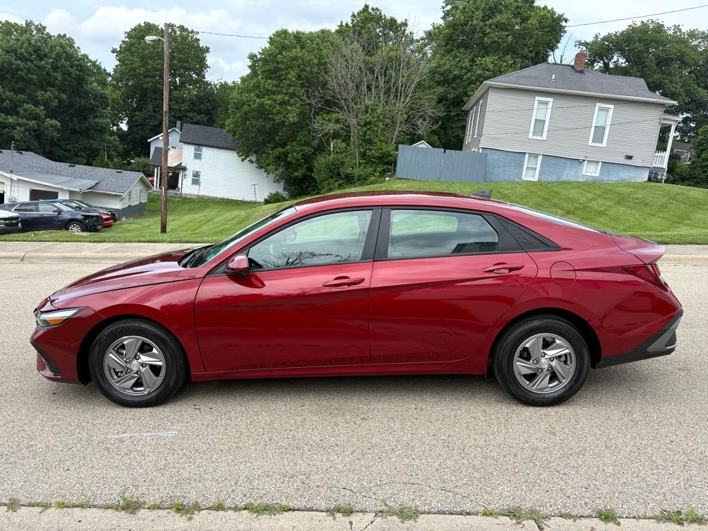 Hyundai Elantra SE 2025