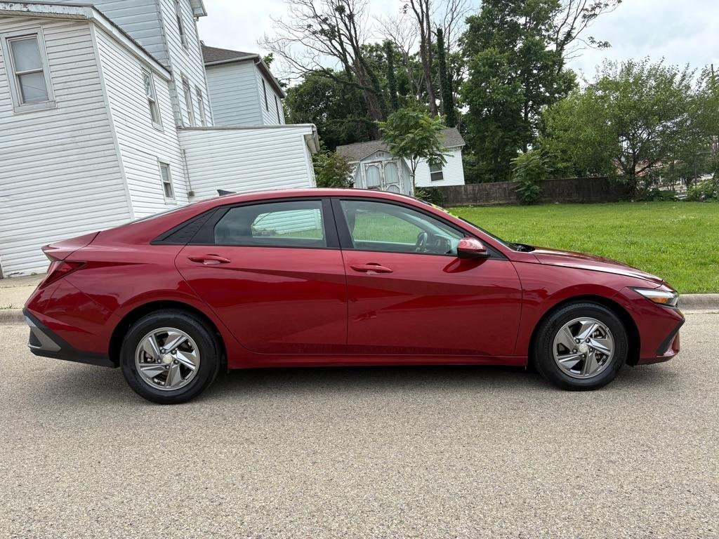 Hyundai Elantra SE 2025